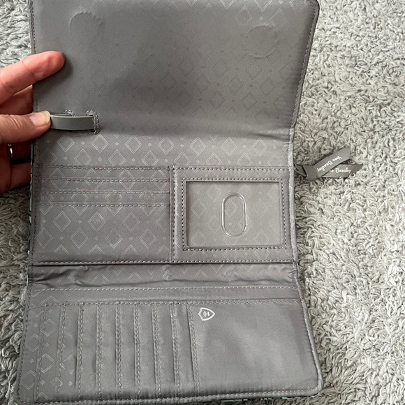 Vera Bradley Fan Flowers Wallet/Wristlet/Crossbody - Picture 4 of 6